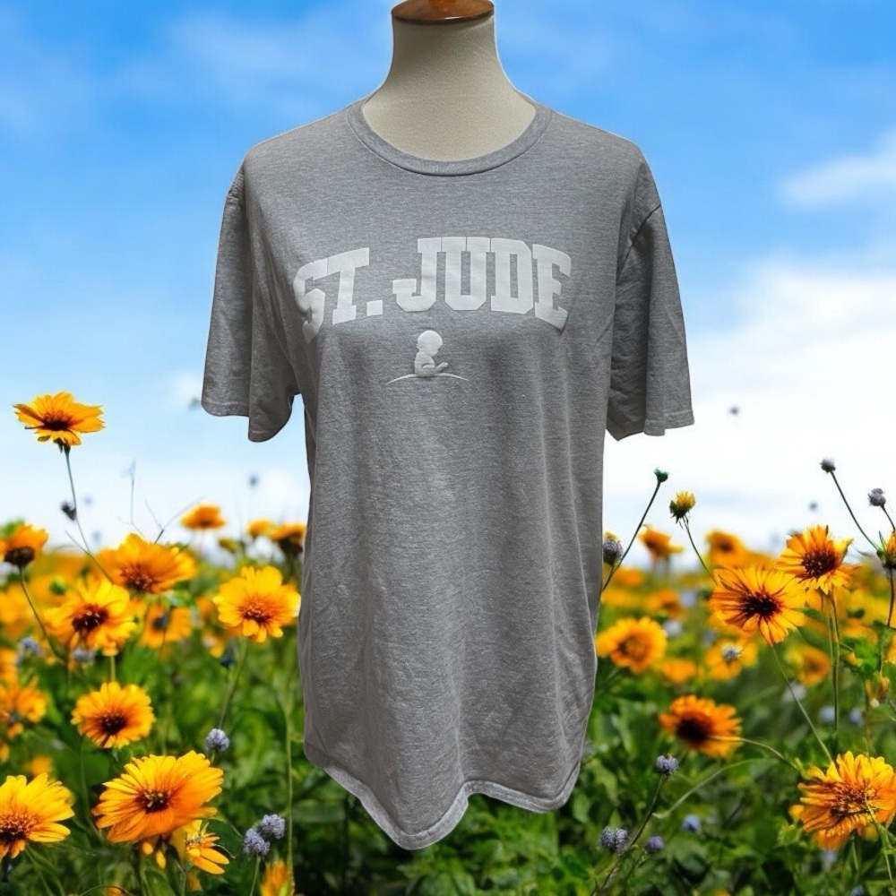 ST JUDE Gildan Gray Short Sleeve Tee Size Large